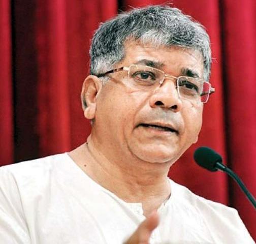 आम्ही उमेदवार लढविले म्हणून शरद पवार व प्रफुल्ल पटेलांनी माघार घेतली - प्रकाश आंबेडकर