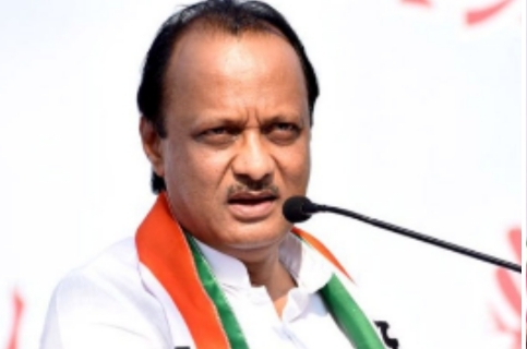 विनोद तावडे पोपटासारखे बोलू लागले - अजित पवार