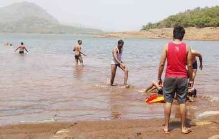 धरणात बुडून भारती विद्यापीठाच्या तीन जणांचा दुर्दैवी मृत्यू