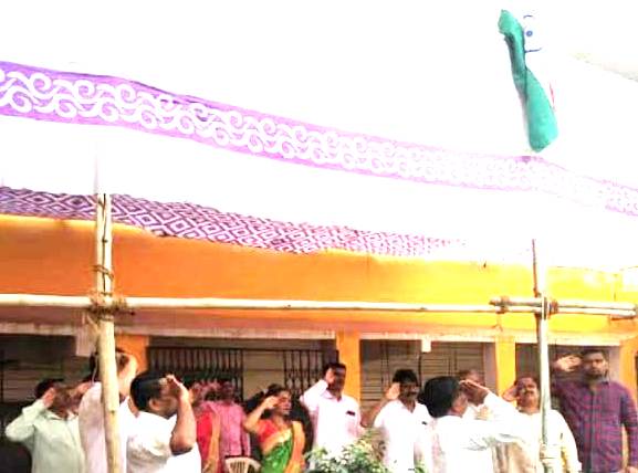 श्रीमती लक्ष्मीबाई तापकीर विद्यालय व एलबिटी इंग्लिश स्कूलमध्ये महाराष्ट्र दिन उत्साहात साजरा