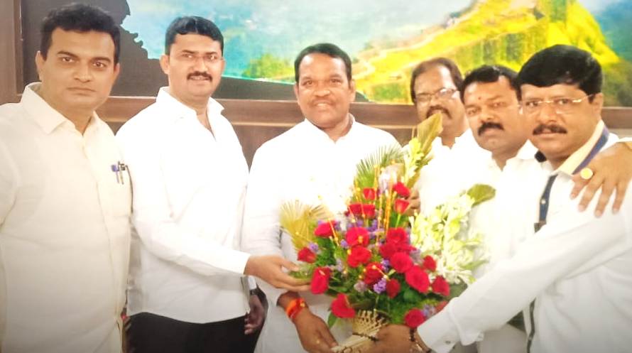 भोसरी विधानसभा मतदारसंघ सेनेकडे खेचण्यासाठी कामगार नेते इरफान सय्यद आग्रही 