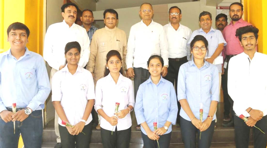 बारावी परिक्षेत एस. बी. पाटील उच्च माध्यमिक विद्यालयाचे यश