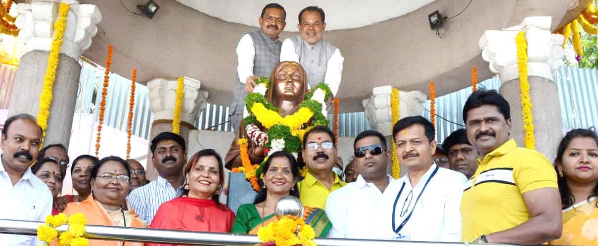महापालिकेच्या वतीने पुण्यश्लोक अहिल्यादेवी होळकर यांना अभिवादन