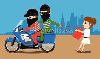 महिलेची पर्स हिसकावून पळ काढणाऱ्या दोन चोरट्यांना नागरिकांनीच पाठलाग करुन पकडले