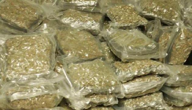 मोशी आळंदी रोडवर चाळीस लाखांचा गांजा जप्त; तिघांना अटक