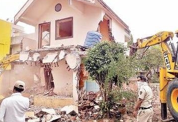 जुनी सांगवी येथे रहिवासी अनधिकृत बांधकामावर महापालिकेची कारवाई