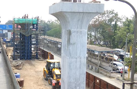 महामेट्रोच्या ठेकेदाराने कर्मचाऱ्यांची केली थट्टा; कर्मचाऱ्यांनी उगारले आंदोलनास्र