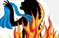 दारू पिण्यावरून पतीने पत्नीच्या अंगावर काडी टाकून पेटवून दिले