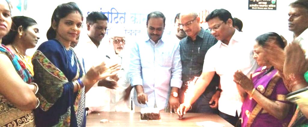 असंघटीत कामगार संघटनेच्या वतीने राहुल गांधी यांचा वाढदिवस साजरा!