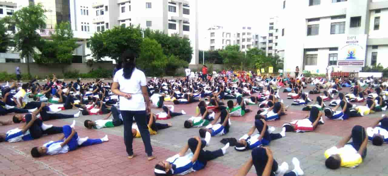 डॉ. डी. वाय. पाटील विद्यापीठात महापौरांच्या उपस्थितीत योग दिन साजरा