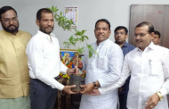 भाजप कार्यालयात आ. जगतापांच्या हस्ते खा. बारणेंचा सत्कार
