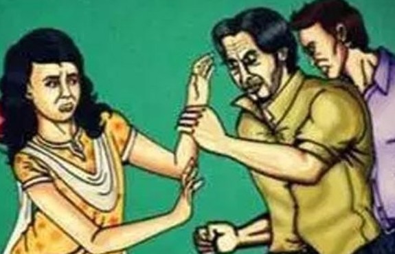 अंगातील भूत पळवून लावण्यासाठी सासरच्या व्यक्तींनी सुनेला केली मारहाण