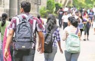 शाळा महाविद्यालयांनी दाखल्यांसाठी विद्यार्थ्यांची अडवणूक करून नये - तहसीलदार गीता