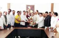 साडेबारा टक्के जमीन परतावा प्रश्न मार्गी लावल्याबद्दल भाजप निष्ठावंतांनी केला खाडेंचा सत्कार