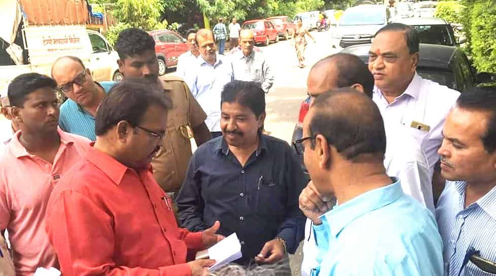 संभाजीनगर सोसायटीधारकांची आमदारांपुढे समस्या मार्गी लावण्याची मागणी 