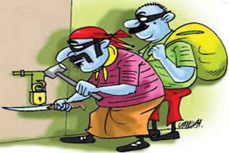 चोरट्यांनी देहूरोड शहरातील मध्यवर्ती भागातील दुकाने फोडली