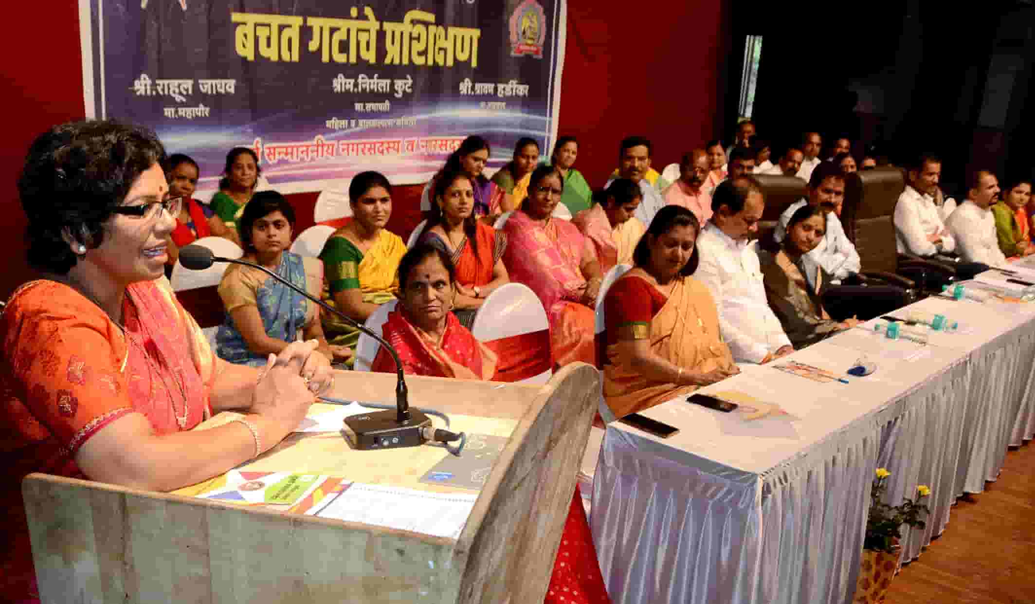 बचत गटांनी कल्पकतेने आपले काम केले पाहिजे - विजया रहाटकर