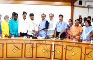 अण्णाभाऊ साठे यांचा प्रबोधनपर्व कार्यक्रम एका समाजापुरता मर्यादित नसावा - महापौर जाधव 