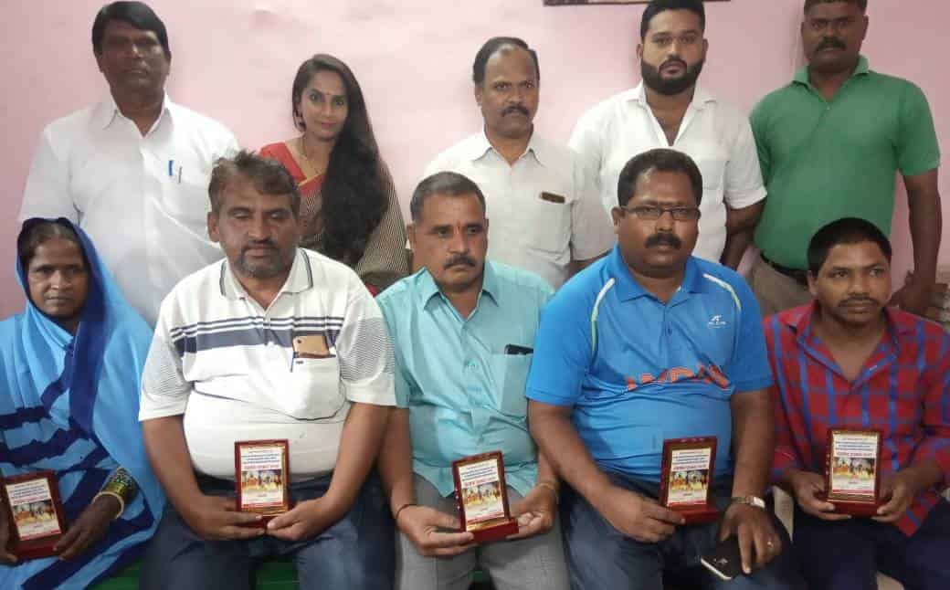 पालखी सोहळ्यातील सेवेबद्दल छावा मराठा संघटने तर्फे आरोग्य कर्मचाऱ्यांचा सत्कार