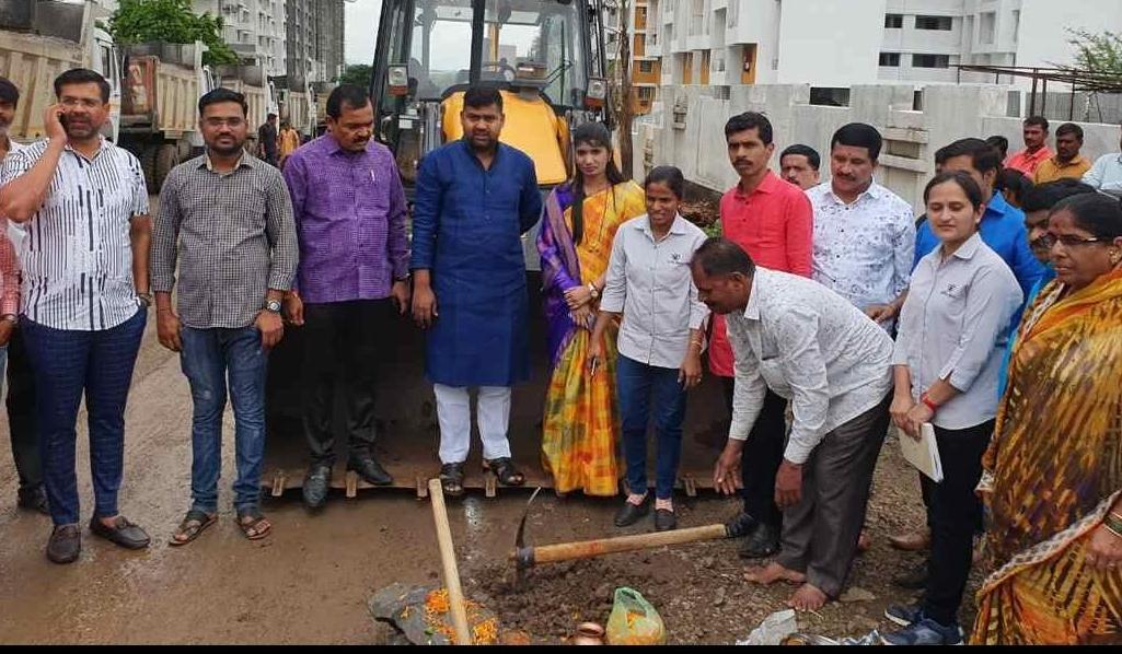 मोशी परिसरात आ. लांडगेंच्या तत्परतेमुळे कामे मार्गी; उद्योजक संतोष बारणे व ग्रामस्थांमध्ये समाधान