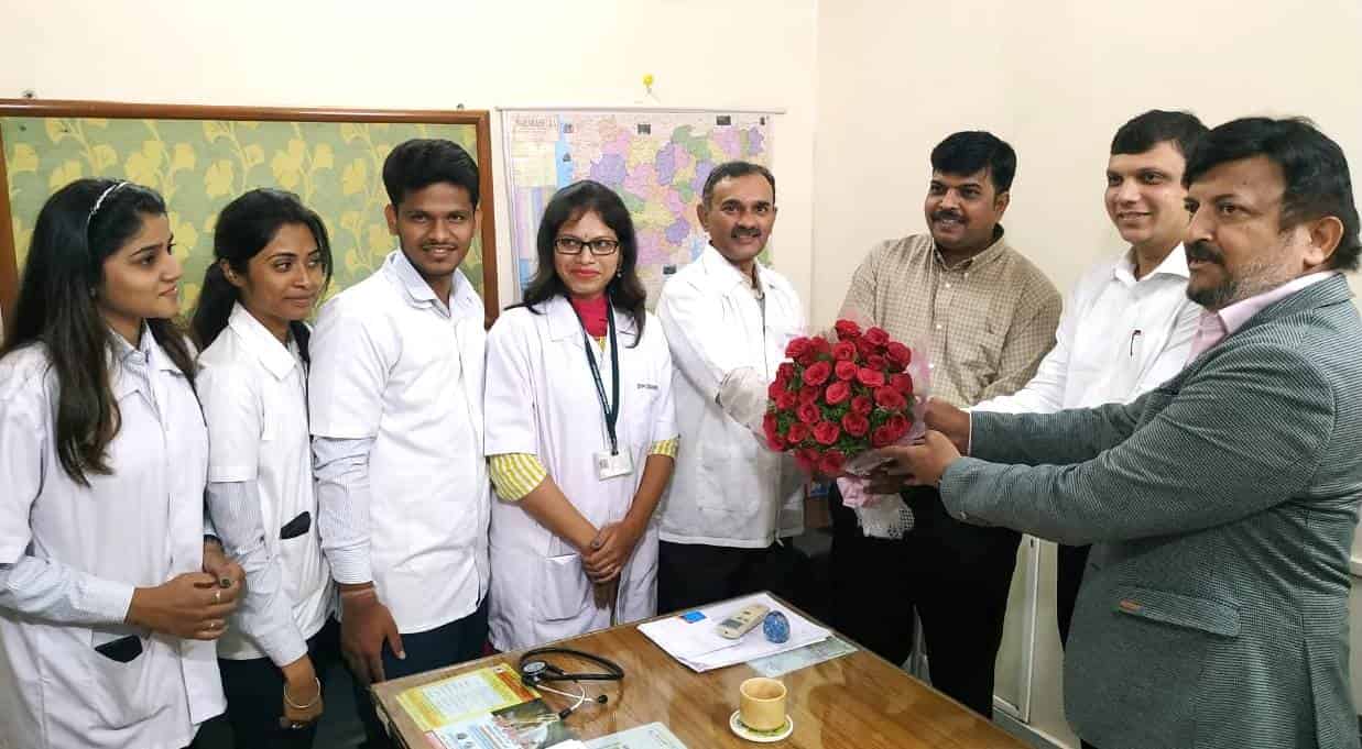 आकुर्डीतील डी. वाय. पाटील फार्मसी कॉलेजमध्ये डॉक्टर दिन साजरा  