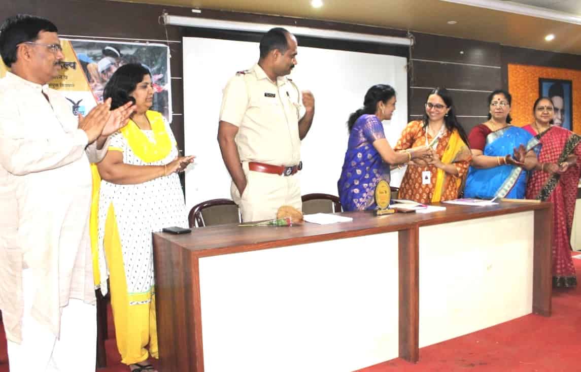 मॉडर्न हायस्कूलमध्ये विद्यार्थ्यांना जीवनमूल्य शिक्षणाचे धडे 