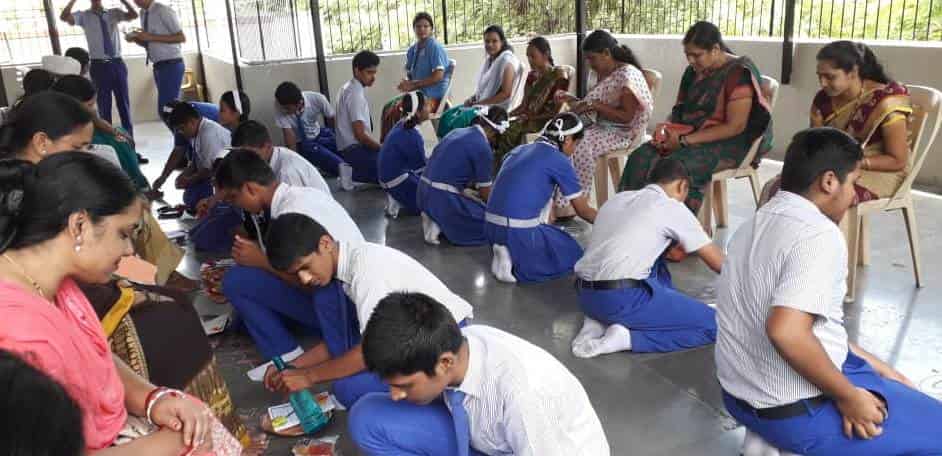 गुरुपौर्णिमेनिमित्त अरविंद एज्युकेशन सोसायटीत ग्रंथपूजन व मातृ पाद्यपूजन