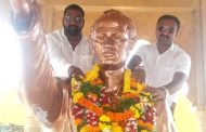 लोकशाहीर आण्णाभाऊ साठे यांना शिवसेना व शिवशाही व्यापारीसंघाच्या वतीने अभिवादन!