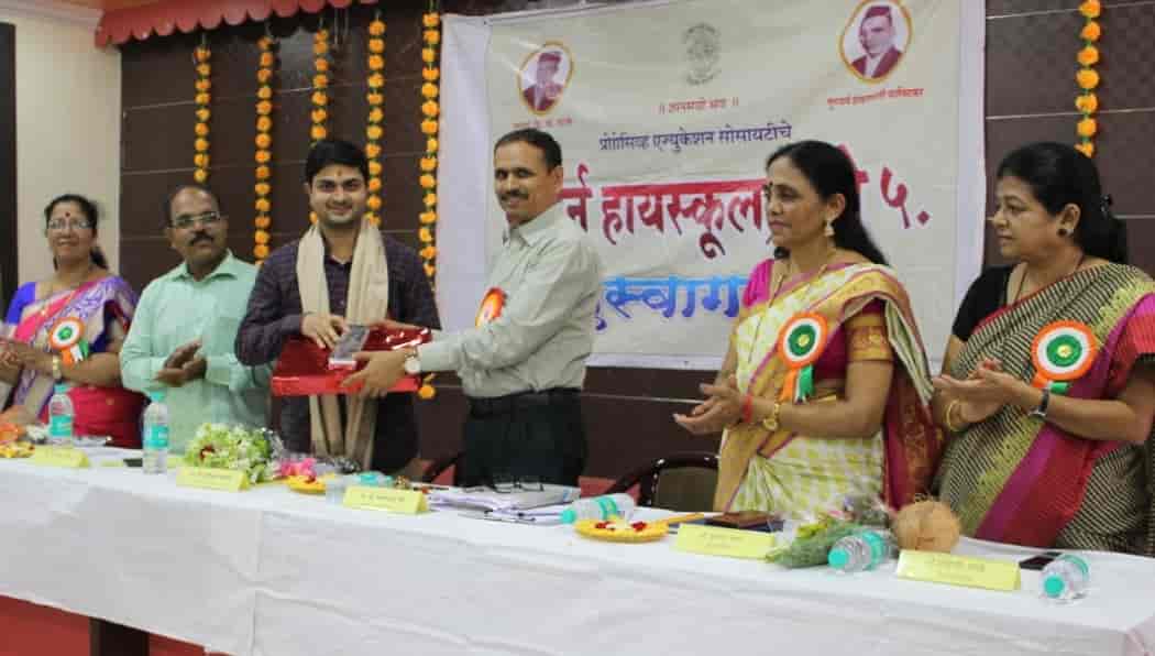 पालकांनी मुलांना मोबाईलच्या आहारी जाऊ देऊ नये - डॉ. दिग्विजय एकबोटे
