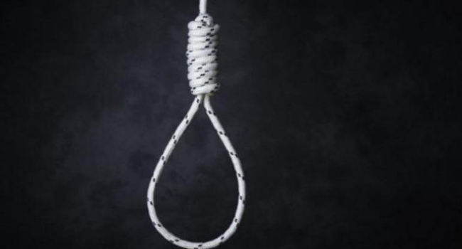स्वतःच्या तीन मुलांना गळफास लावून महिलेने स्वतःही केली आत्महत्या; भोसरीतील घटना 