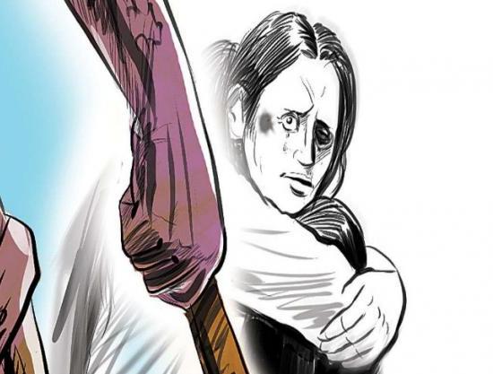 घरगुती वादातून पोटच्या मुलाने केली आईला मारहाण