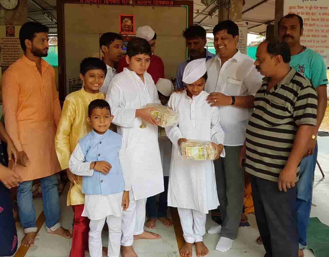 'झेप' च्या विशेष मुलांनी रस्टन कॉलनीत वारकरी वेशभूषेत भजन व फुगडीचा घेतला आनंद