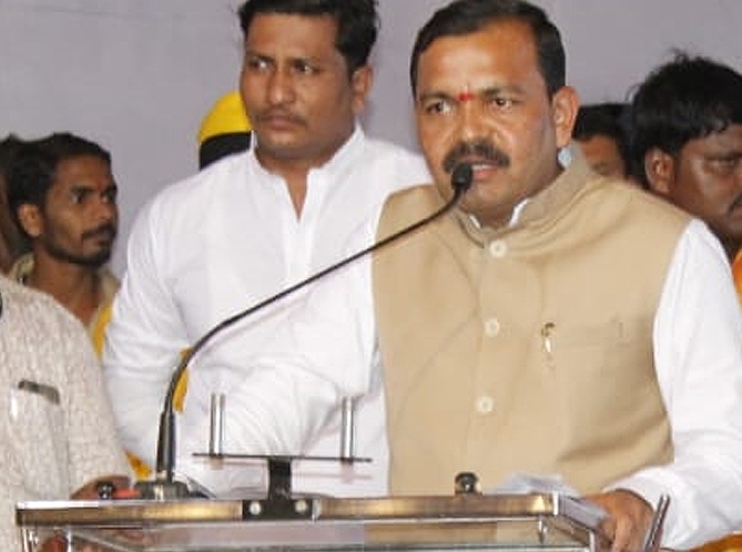 समाजाचे दैवत अण्णाभाऊ असून त्यांच्या विचाराची जनतेनं प्रेरणा घ्यावी - महापौर राहुल जाधव