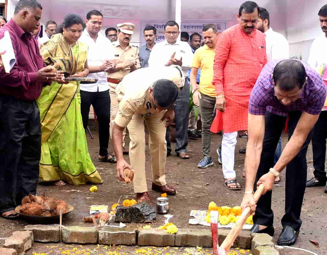 वाकड परिसरात विविध प्रकल्पांचे महापौरांच्या हस्ते भूमिपूजन
