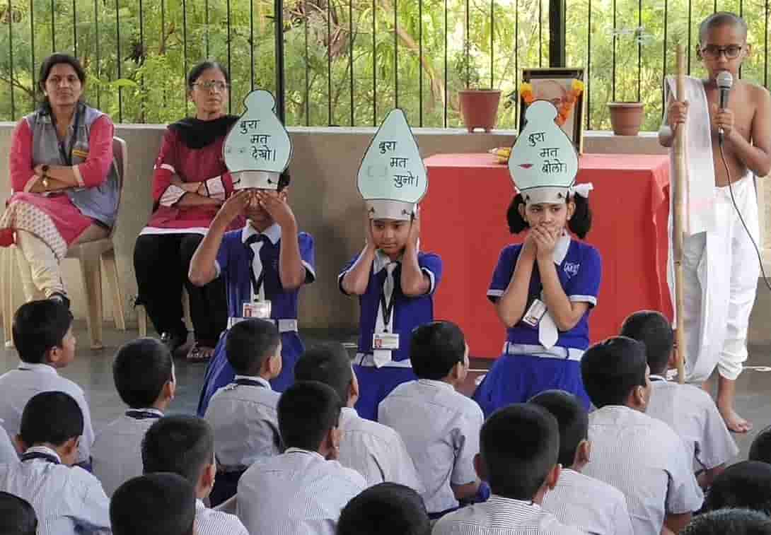 अरविंद एज्युकेशन सोसायटीत गांधी जयंती विविध उपक्रमांनी साजरी
