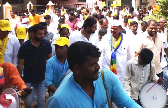 दहा वर्षात कोणाच्या जागा न बळकावता, विलास लांडेंनी समाविष्ट गावांचा विकास केला - गणपत आहेर