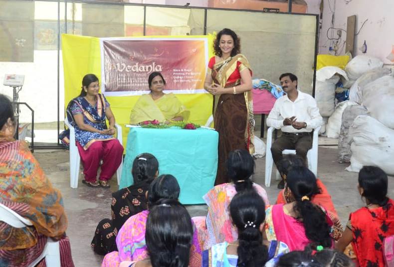 कापडी पिशव्या बनविण्याचे महिलांनी घेतले प्रशिक्षण...
