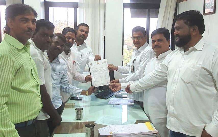 आयुक्तसाहेब शहरातील सर्व झोपडपट्ट्यांचा सर्व्हे युद्धपातळीवर करा