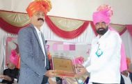 अरुण पवार यांचा राज्यस्तरीय समाज गौरव पुरस्काराने सन्मान