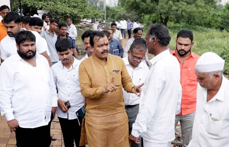 ‘महापौर आपल्या दारी’ या उपक्रमांतर्गत महापौर राहुल जाधव  नागरीकांच्या भेटीला..