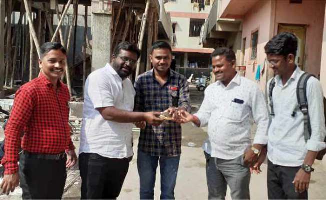 त्या दोघांमुळे मिळाले दुर्मिळ कासवाला जीवनदान; चिखलीतील घटना...