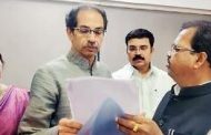 शहरातील पाणीसमस्या व एसआरए प्रकल्पाबाबत मा. आ. चाबुकस्वार यांचे मुख्यमंत्र्यांना निवेदन...