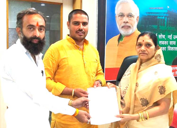 कुदळवाडीतील रस्ता बाधितांना महापालिकेच्या घरकुल प्रकल्पात समाविष्ट करीत न्याय मिळवून द्या