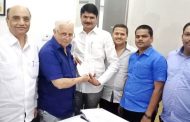 शरद पवार यांच्या हाकेला साद देत 'कृषी कृतज्ञता कोषा' साठी दिला एकवीस हजारांचा मदतनिधी