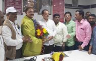 महापालिकेने शहरातील पत्रकारांच्या आरोग्यसाठी वैद्यकीय विमा पॉलिसी सुरू करावी - एस एम देशमुख...