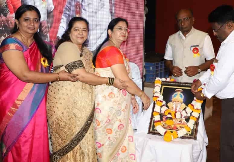 बारी समाजाच्या राज्यस्तरीय मेळाव्यात ७०० हून उपवर-वधुंनी दिला परिचय...