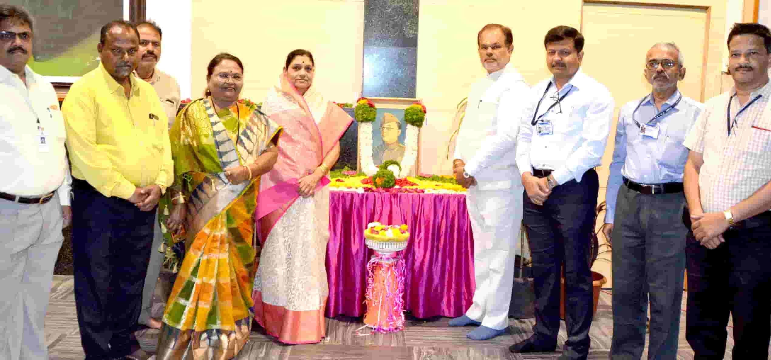 नेताजी सुभाषचंद्र बोस यांच्या जयंतीनिमित्त महापालिकेचे अभिवादन...