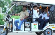 इकोफ्रेंडली’ इंद्रायणी थडी जत्रेत धावतेय ‘ई-रिक्षा’ अन्‌ ‘ई-कार्गो’