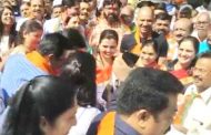 पिंपरीत भाजपकडून शिवसेना नेते संजय राऊतांवर चपलांचा वर्षाव...