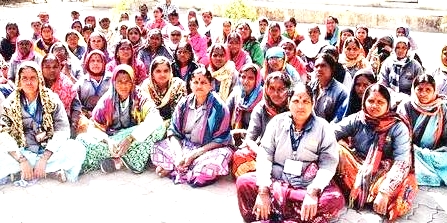 महापालिका निर्णयाच्या विरोधात ' फ ' क्षेत्रीय कार्यालयाच्या २३० सफाई कामगारांचे काम बंद आंदोलन...
